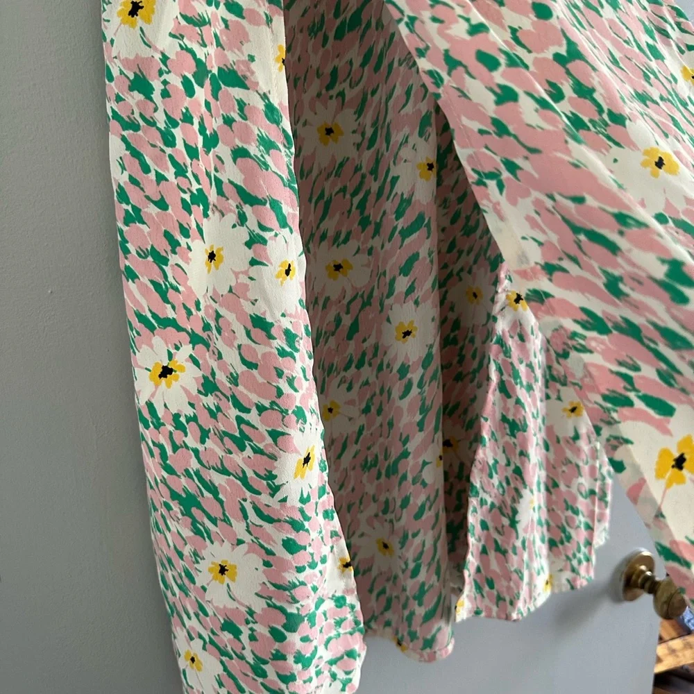 Originality floral skirt with 2 slits.  Size large - Picture 7 of 8